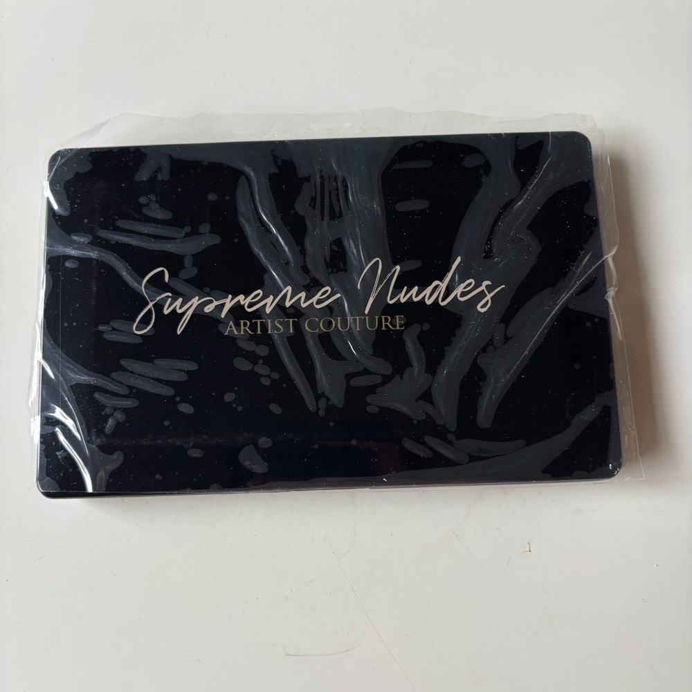 Artist Couture Supreme Nudes Eyeshadow Palette - Picture 2 of 5